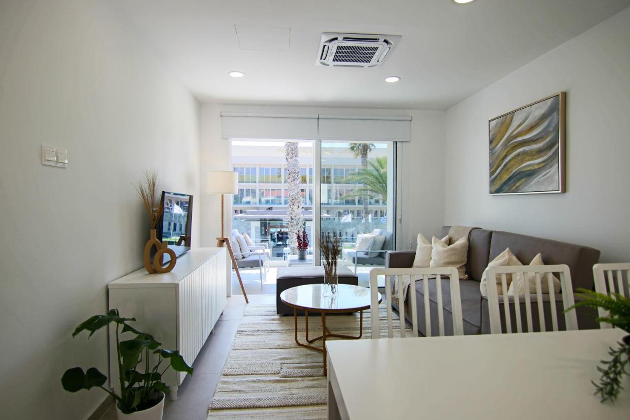 파포스 Phaedrus Living: Seaview Luxury Flat Limnaria 114 아파트 외부 사진