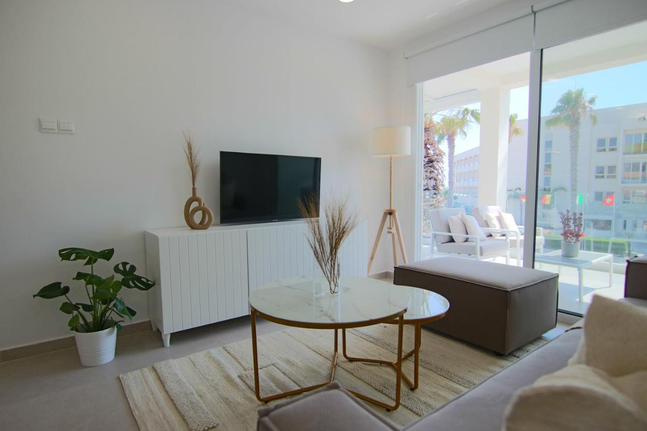 파포스 Phaedrus Living: Seaview Luxury Flat Limnaria 114 아파트 외부 사진